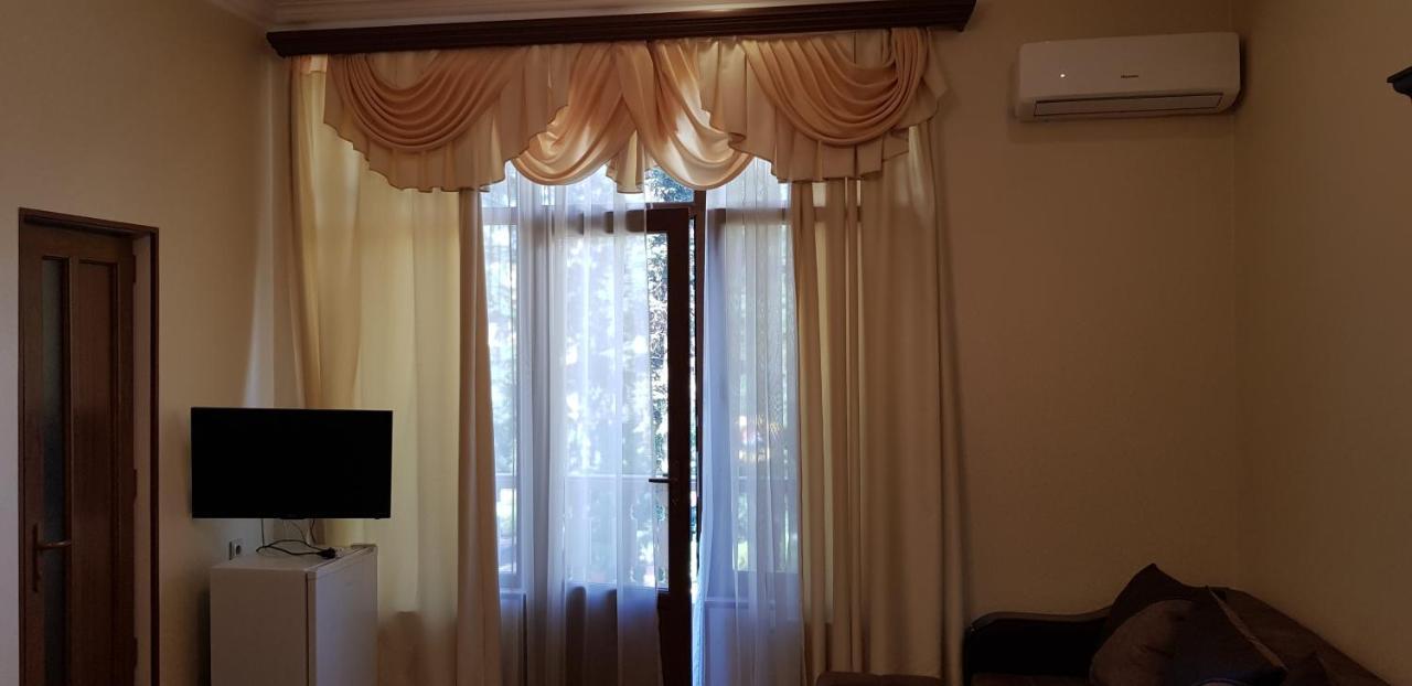Ruzan Hotel 이제반 외부 사진