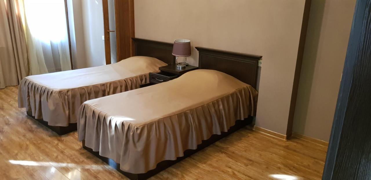 Ruzan Hotel 이제반 외부 사진