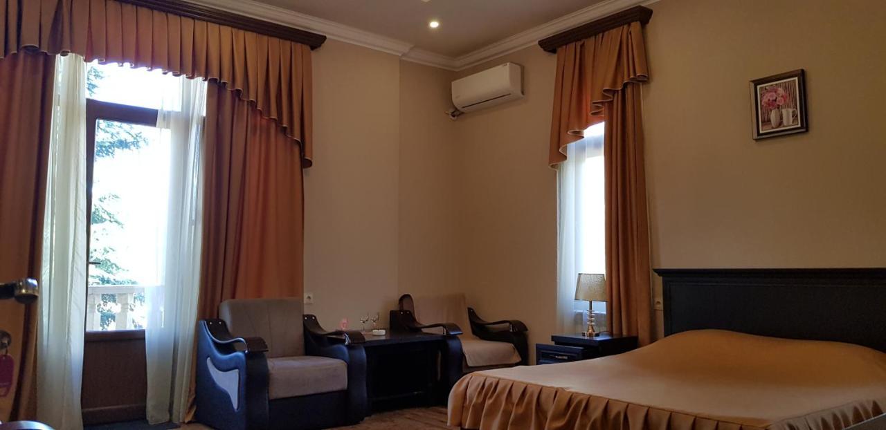 Ruzan Hotel 이제반 외부 사진